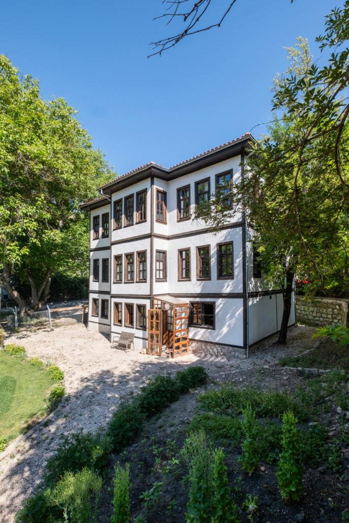 Madanlar Konağı